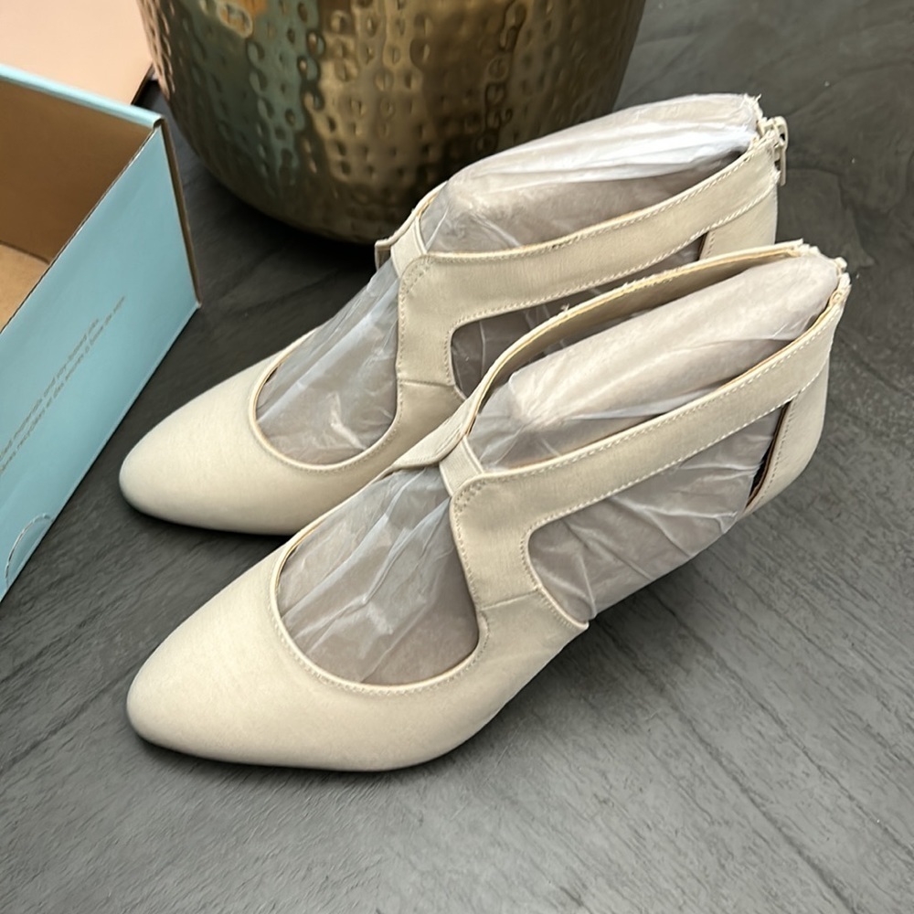 LifeStride Giovanna 2 Pump - Picture 5 of 12